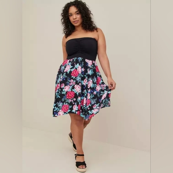 torrid Dresses & Skirts - Torrid Black Floral Chalice Strapless Sweetheart Dress Black 3x New